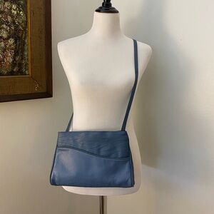 Vintage elegance, Light Blue Leather Shoulder/Crossbody Bag, Medium